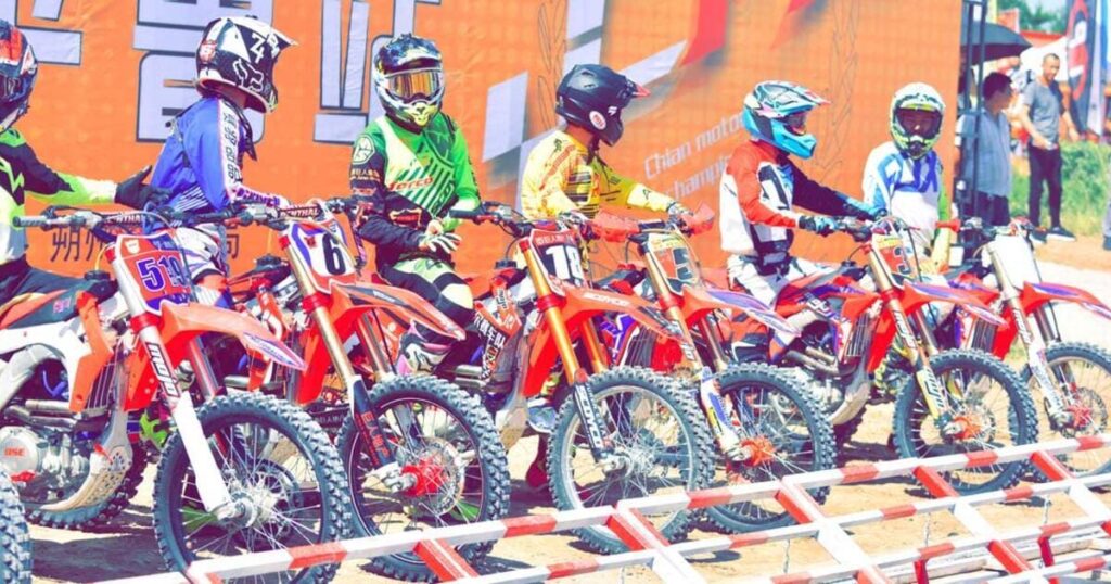 Dirt bike tire for competition