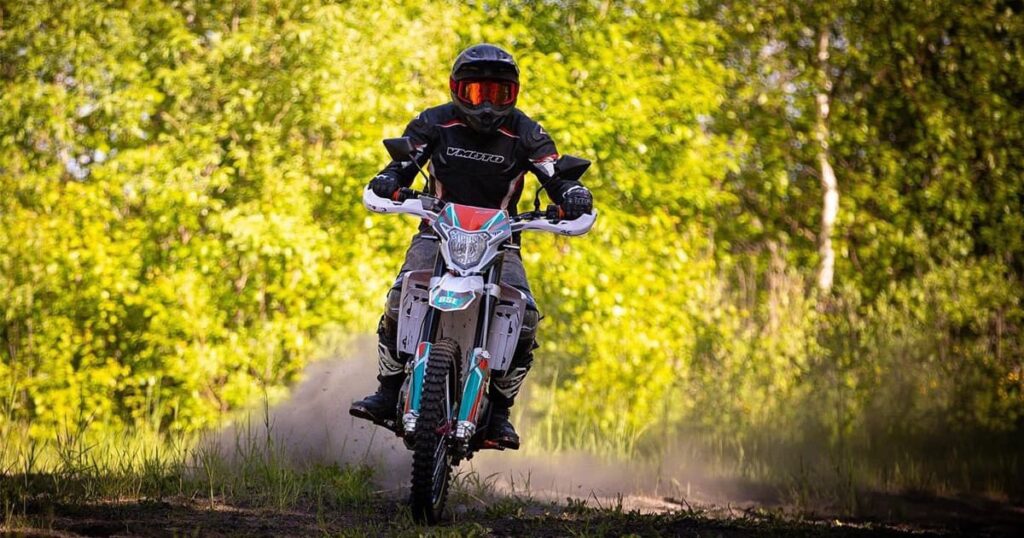 test ride dirt bike for tire check