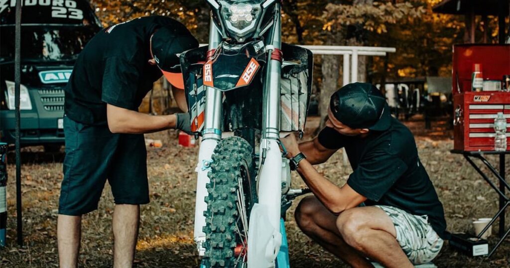people are replacing dirt bike tires